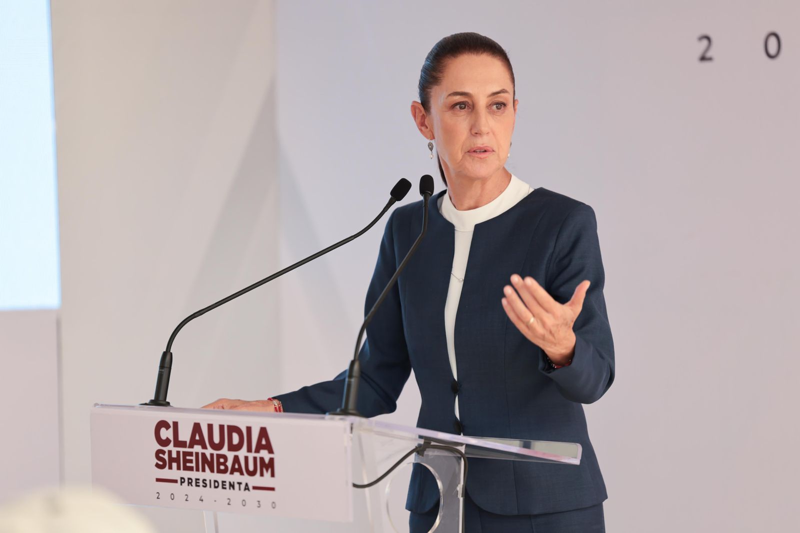 CLAUDIA SHEINBAUM ANUNCIA LA CONSTRUCCIÓN DE TRES MIL KILÓMETROS DE