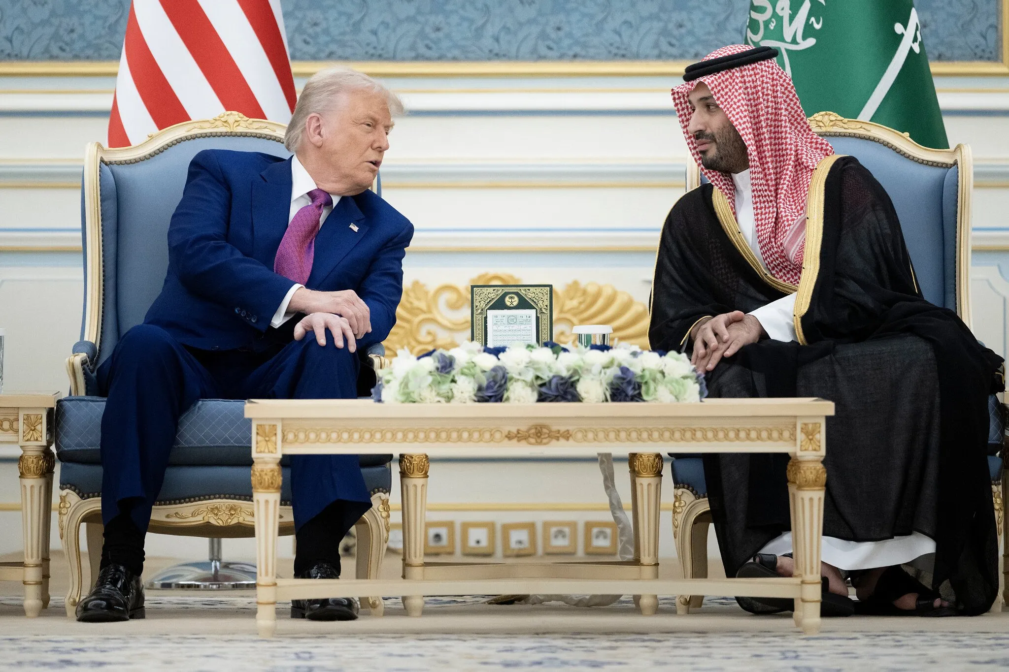 FIRMA TRUMP ACUERDO ECONÓMICO ESTRATÉGICO CON ARABIA SAUDITA – Más Que Radio
